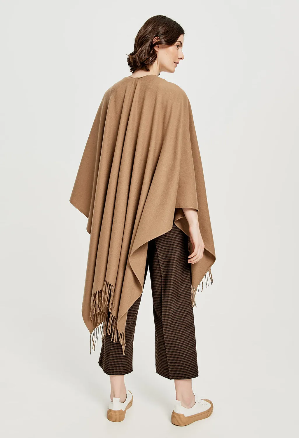 Abika cape in Maple